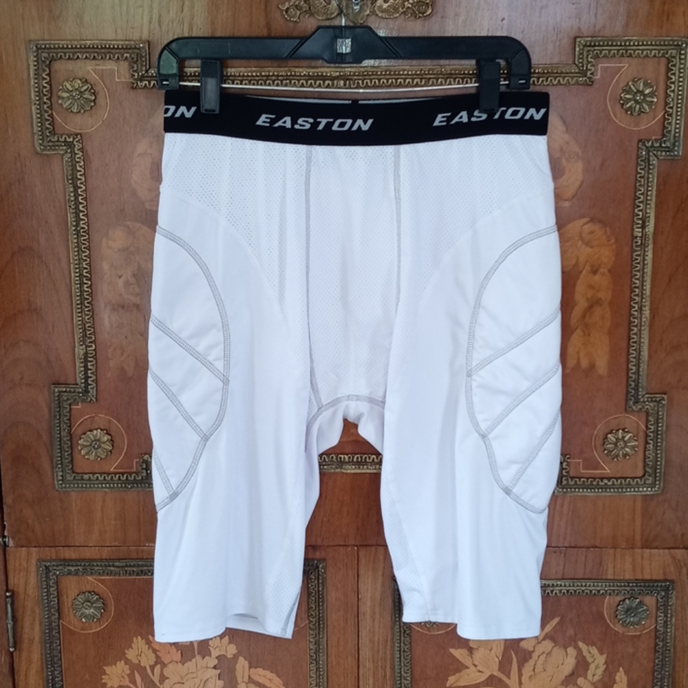 0526 Easton Lightly Padded Sliding Shorts